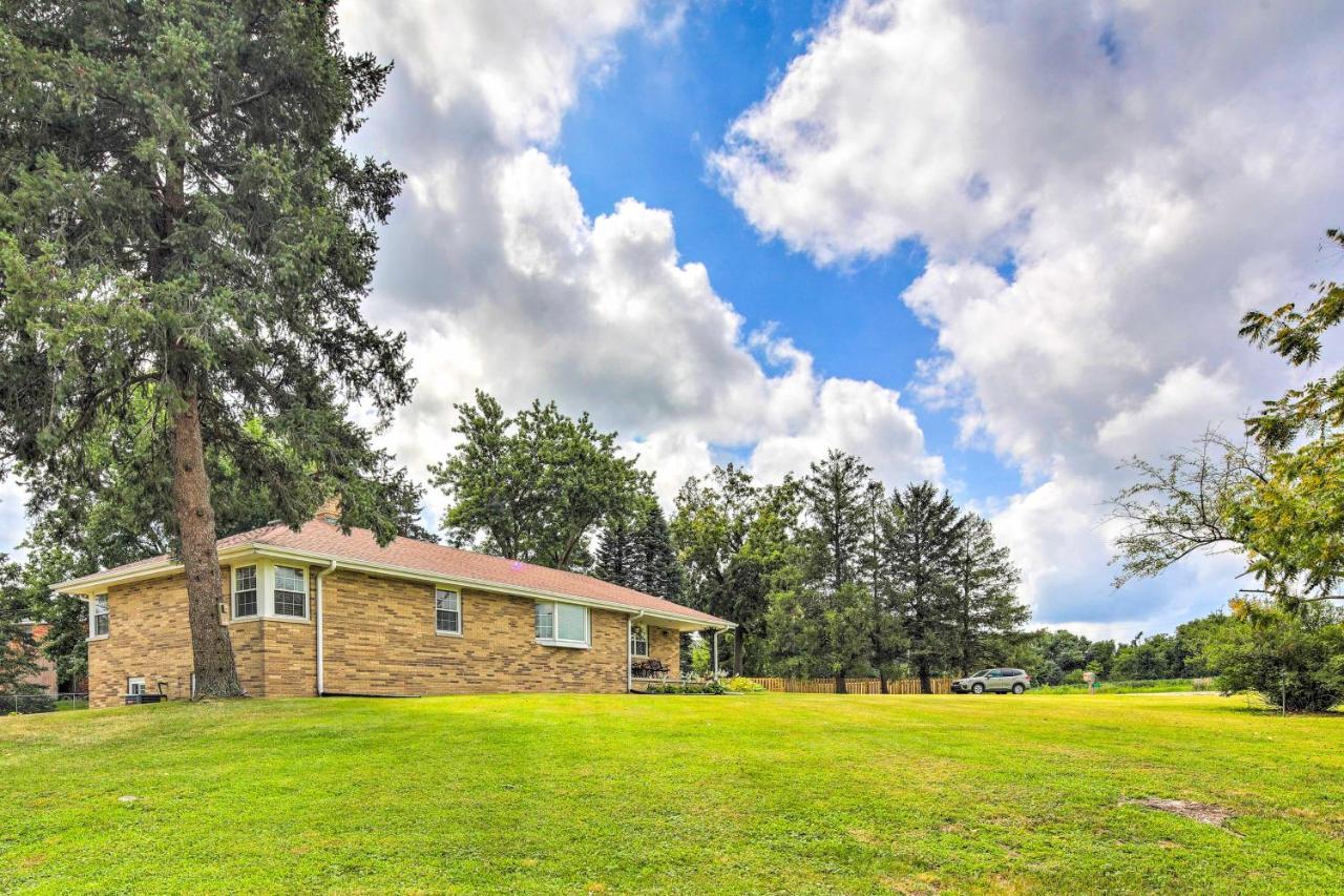 Bloomington Family Home - Private Deck And Yard Exterior foto